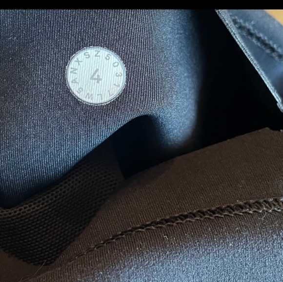 Lululemon In Movement Black Leggings - Picture 4 of 8